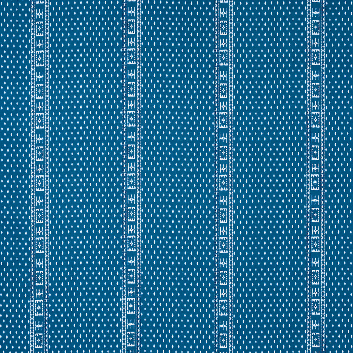 Purchase 180490 | Bouquet Toss, Indigo - Schumacher Fabric