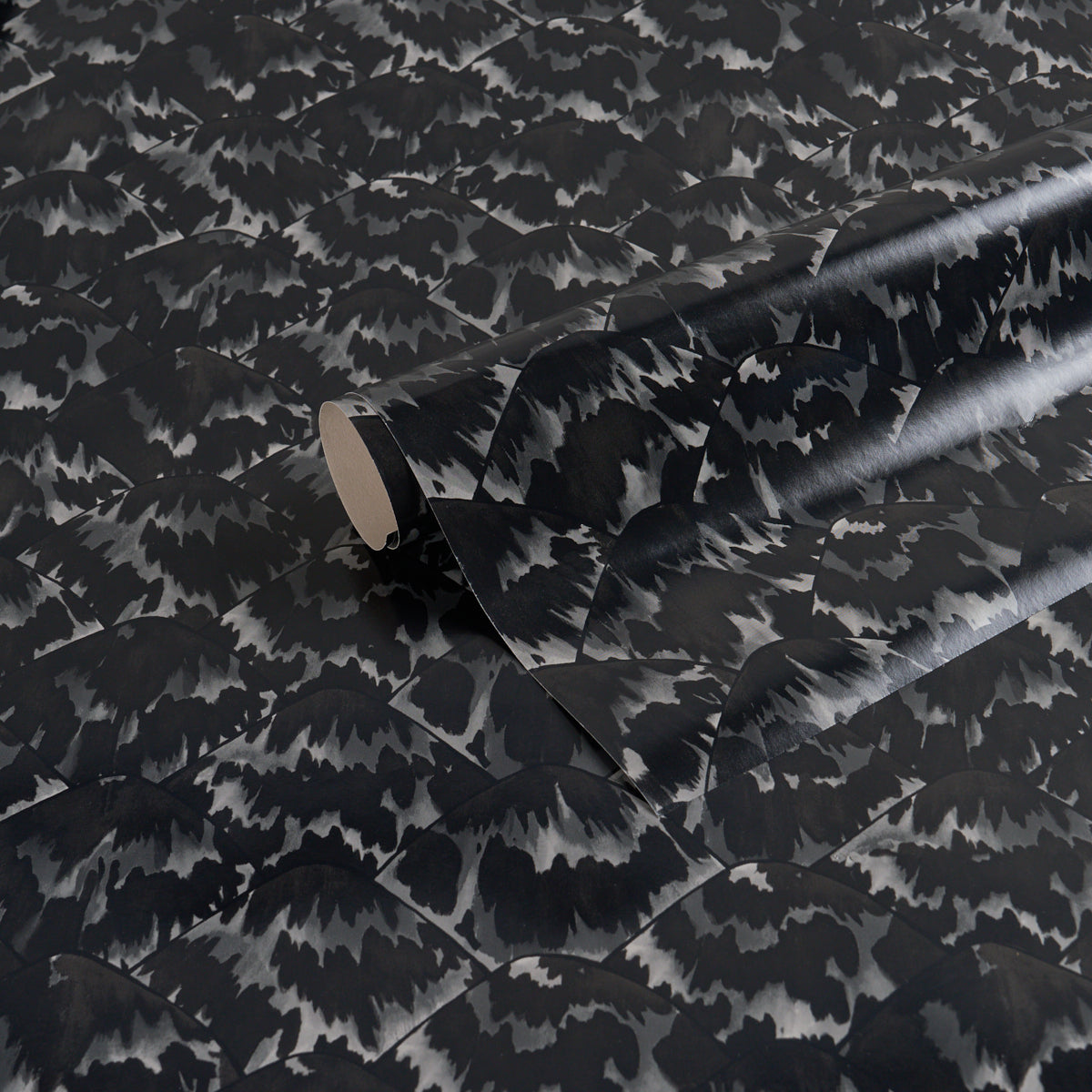 Purchase 5007453 | Tortoise, Blackout - Schumacher Wallpaper