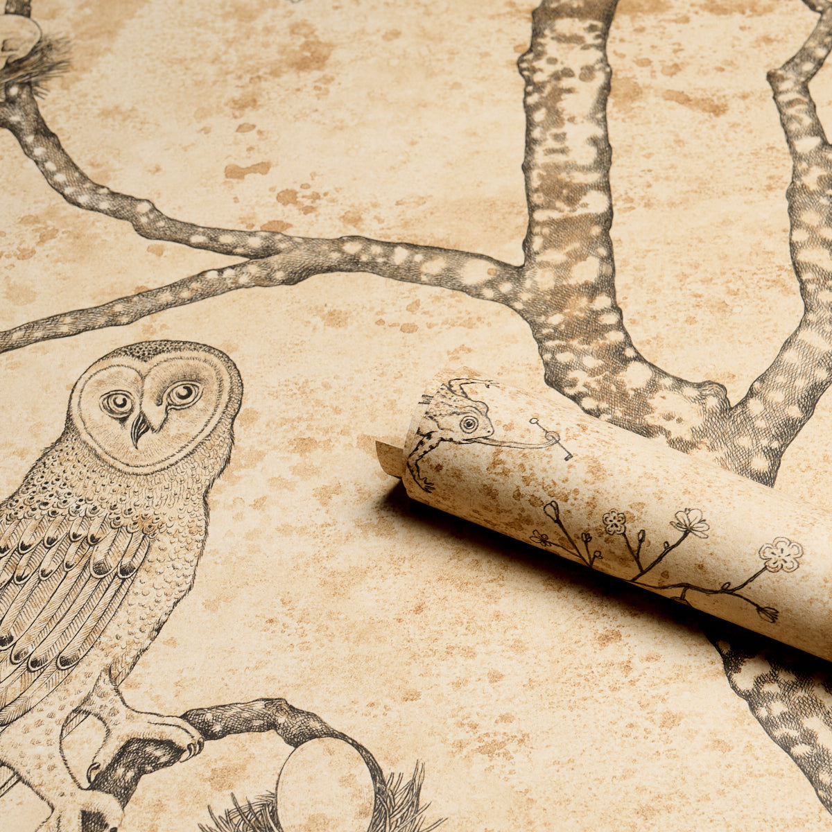 Purchase 5017090 | L’Attesa Nella Notte, Parchment - Schumacher Wallpaper