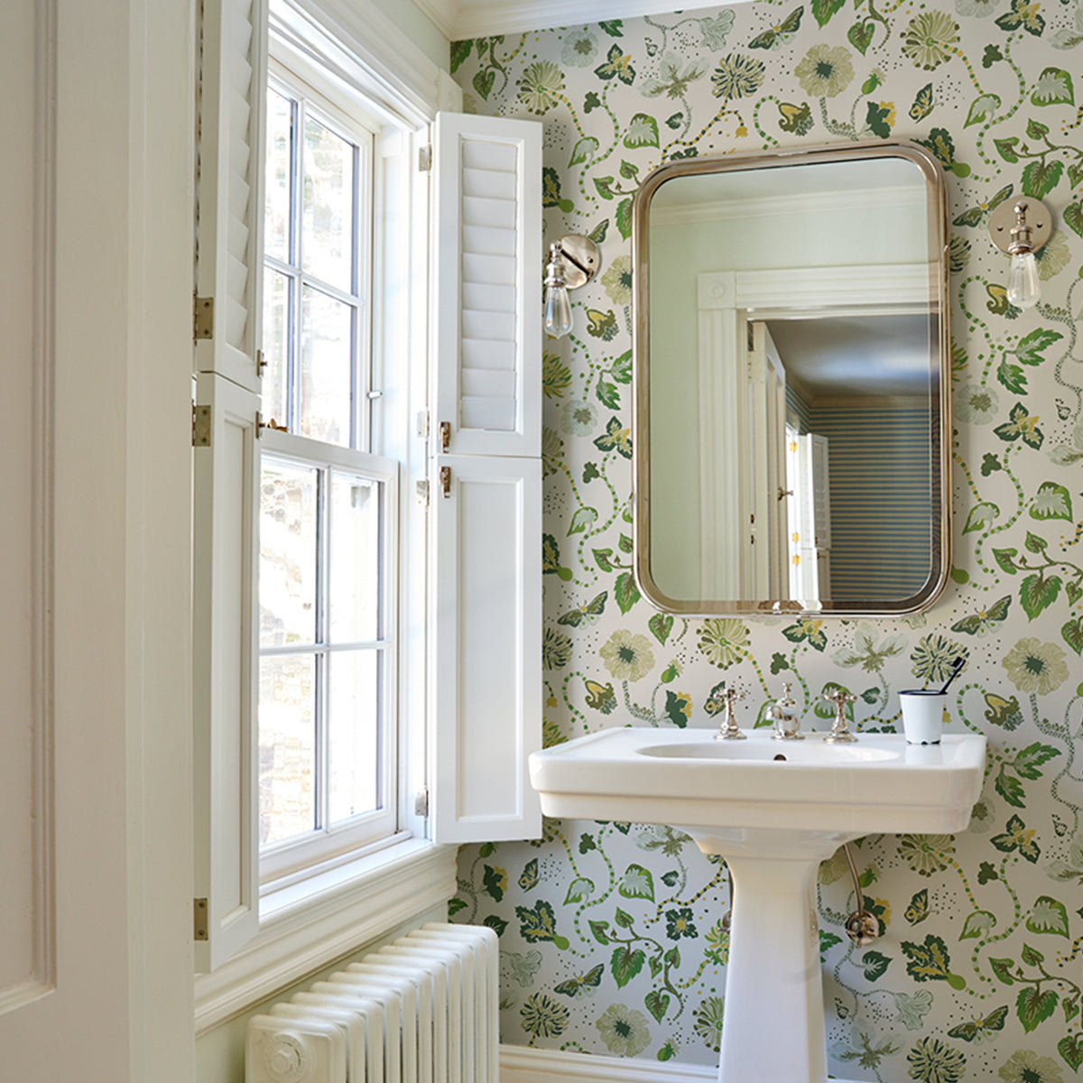 Purchase 5018061 | Gloriette, Green - Schumacher Wallpaper