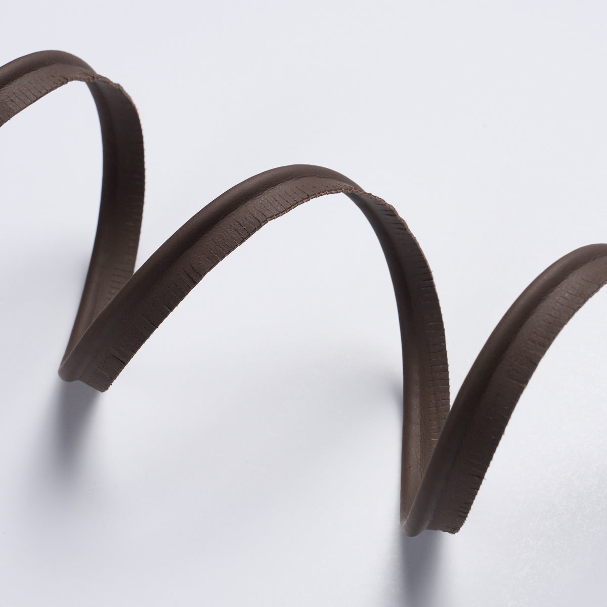 Purchase 87755 | Burnham Medium Leather Piping, Dark Brown - Schumacher Trim