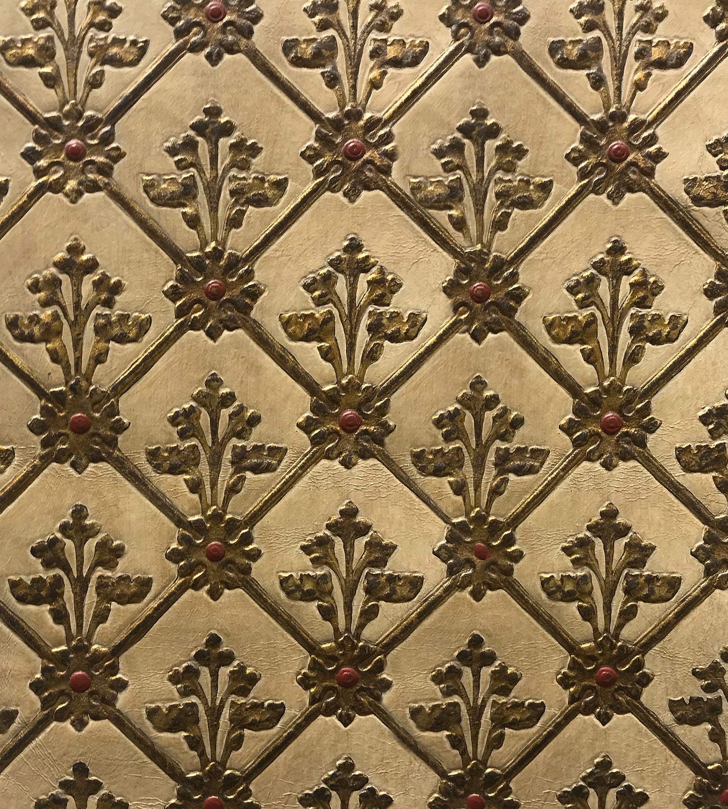 Purchase Old World Weavers Fabric Pattern number AQ 000326CD, Cuir Resille White/Gold 1