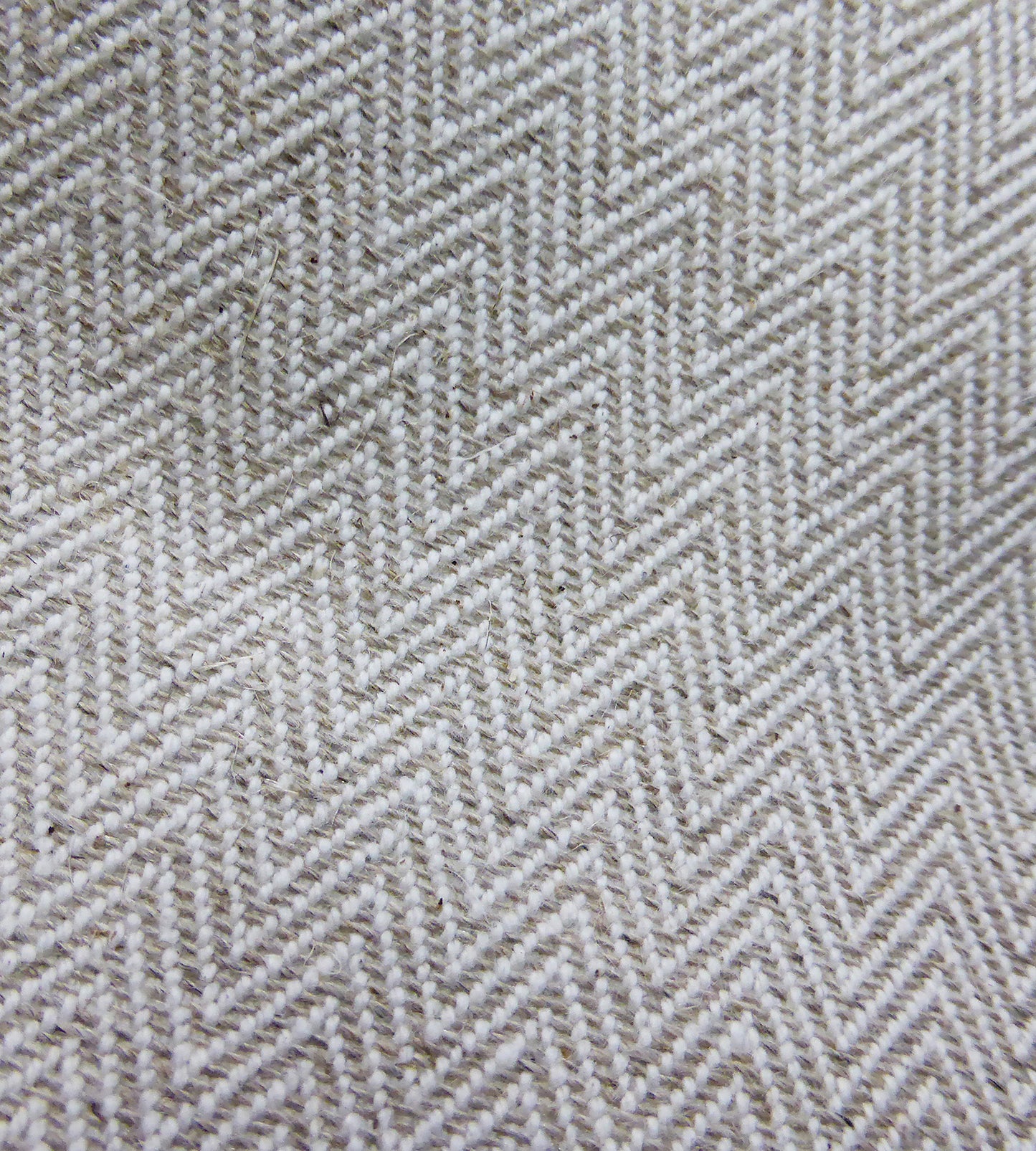 Purchase Old World Weavers Fabric Product F1 0091T606, Tapis Chevron 320 Fr Ecru 1