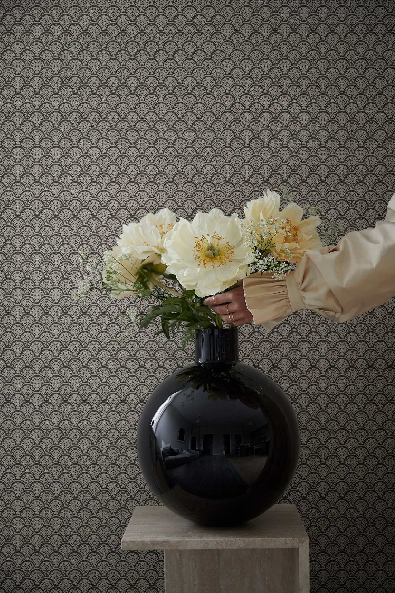 Purchase Sandberg Wallpaper Product 2028-06-21 pattern name Beata color name Graphite.