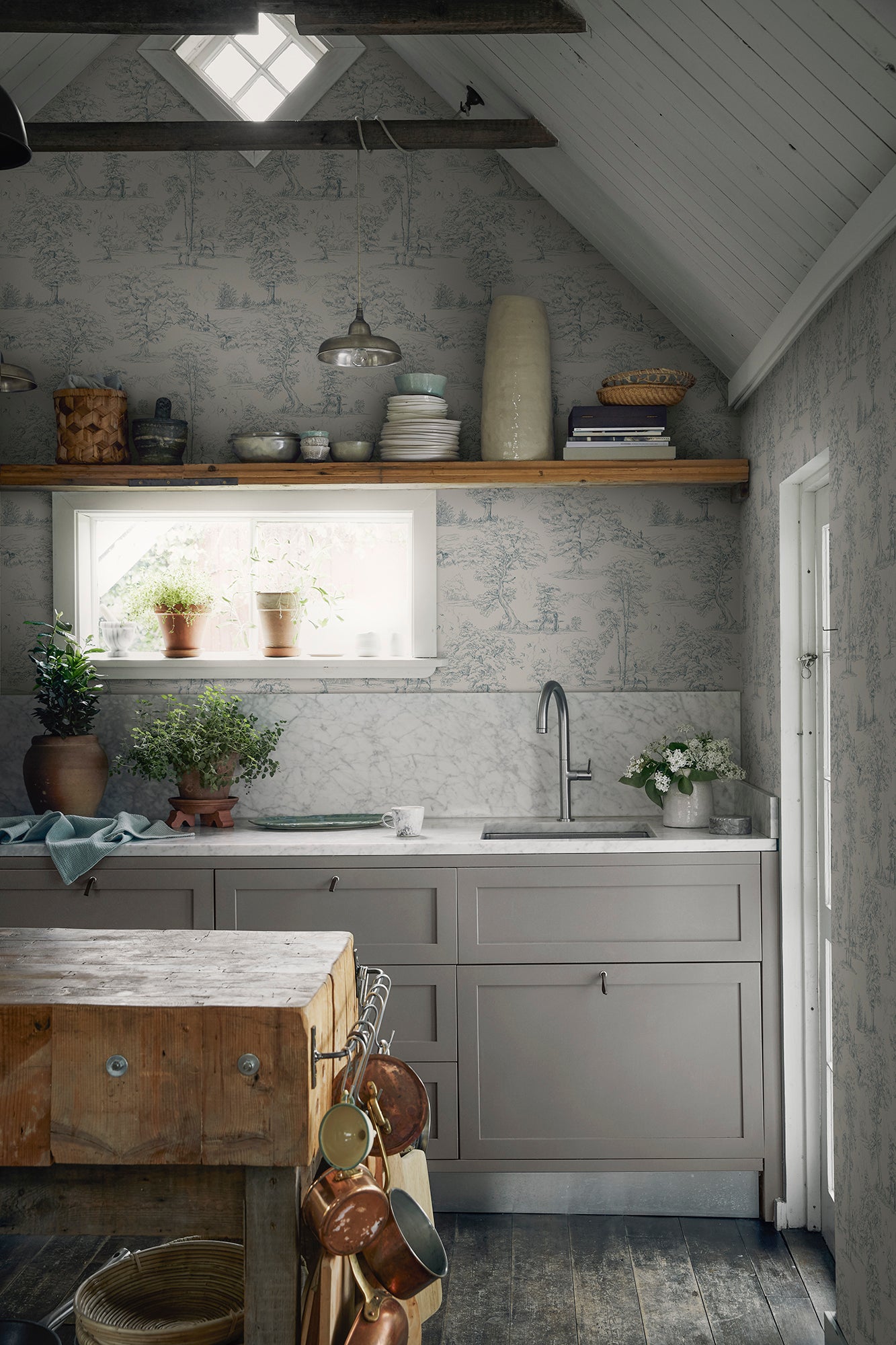 Purchase Sandberg Wallpaper Item 2028-06-21 pattern name Montfort color name Indigo Blue.