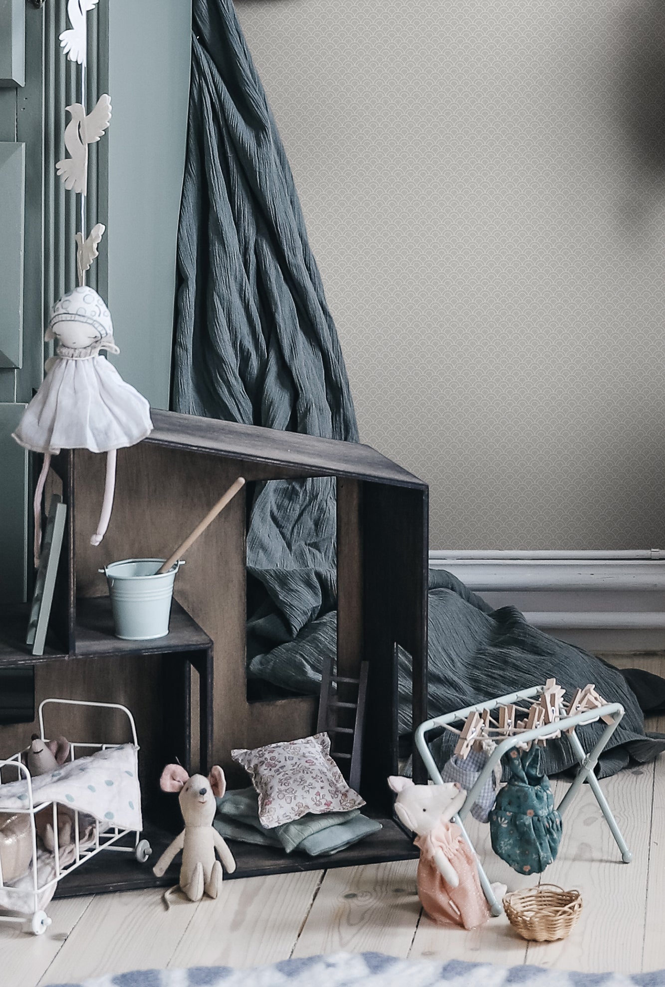 Purchase Sandberg Wallpaper Item# 2028-06-21 pattern name Valv color name Gray.