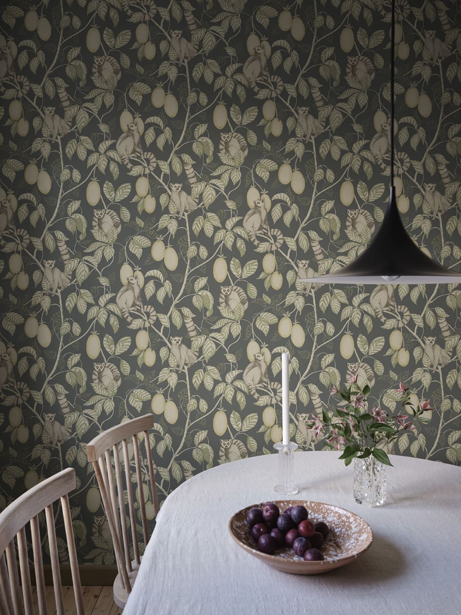 Sandberg Wallpaper Pattern S10632 pattern name & color Elliot, Dark Blue from the collection Familjen.