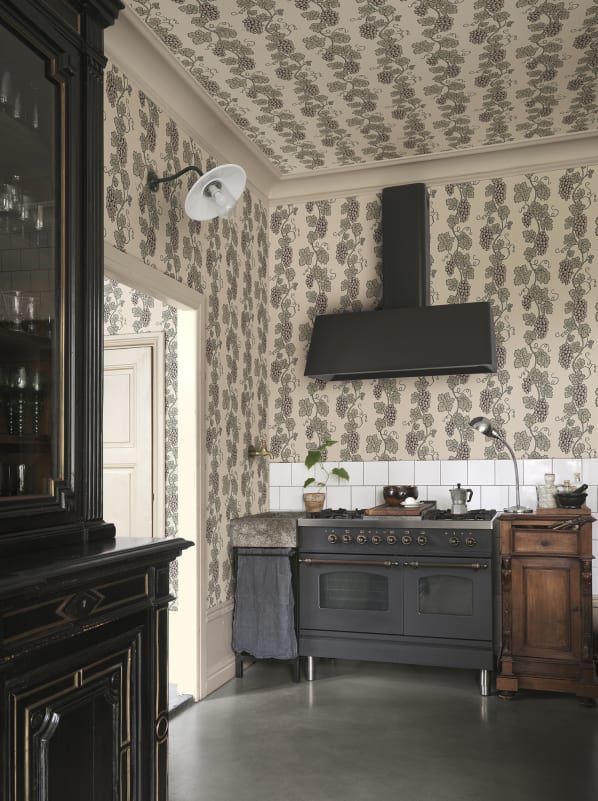 Sandberg Wallpaper pattern name & color Carla, Garden Green from the collection Villa Como.