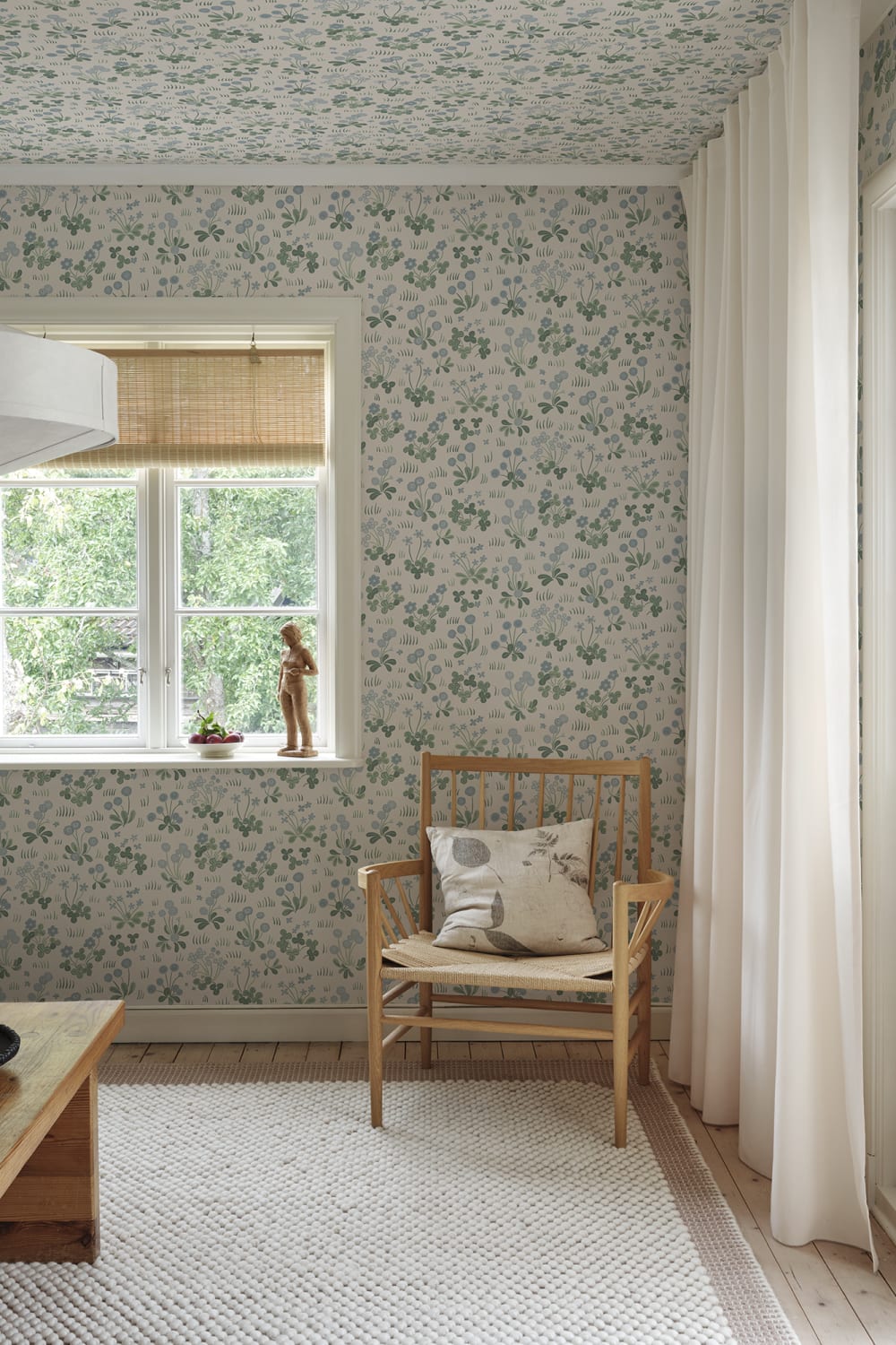 Sandberg Wallpaper pattern name & color Bellis, Misty Blue from the collection Kolonin II.