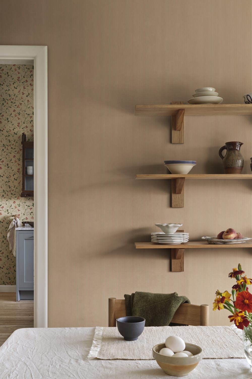 Sandberg Wallpaper pattern name & color Fabian, Terracotta from the collection Kolonin II.