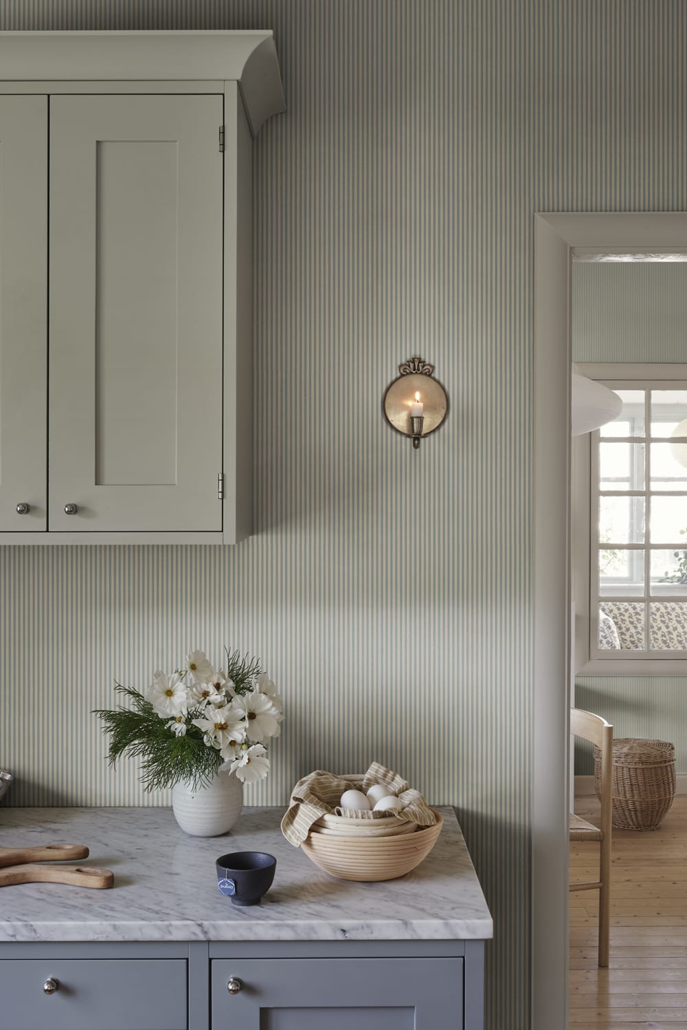 Sandberg Wallpaper pattern name & color Fabian, Misty Blue from the collection Kolonin II.