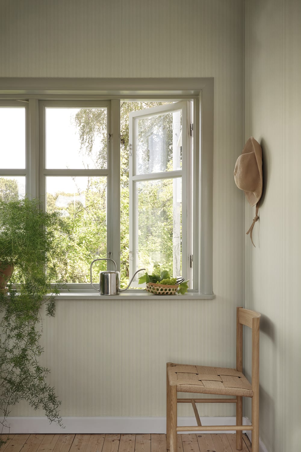 Sandberg Wallpaper pattern name & color Fabian, Garden Green from the collection Kolonin II.