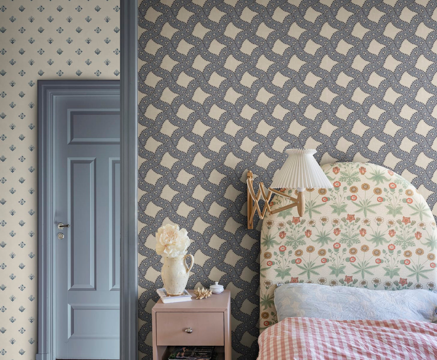 Sandberg Wallpaper Product S10819 pattern name & color Annie, Blue from the collection Rosa & Friends.