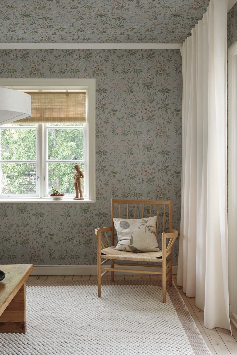 Sandberg Mural Item S10905 pattern name & color Ania, Misty Blue from the collection Kolonin II.