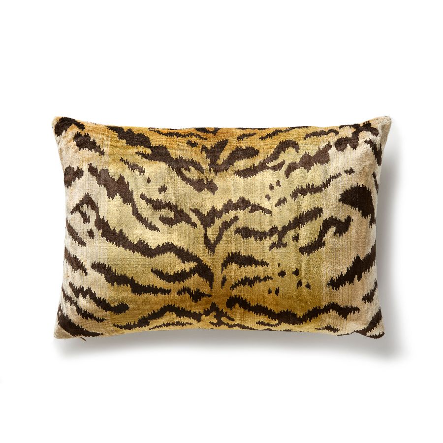 Purchase SCLTIGRPILL0007 Tigre, Ivory, Gold & Black - Scalamandre Pillows