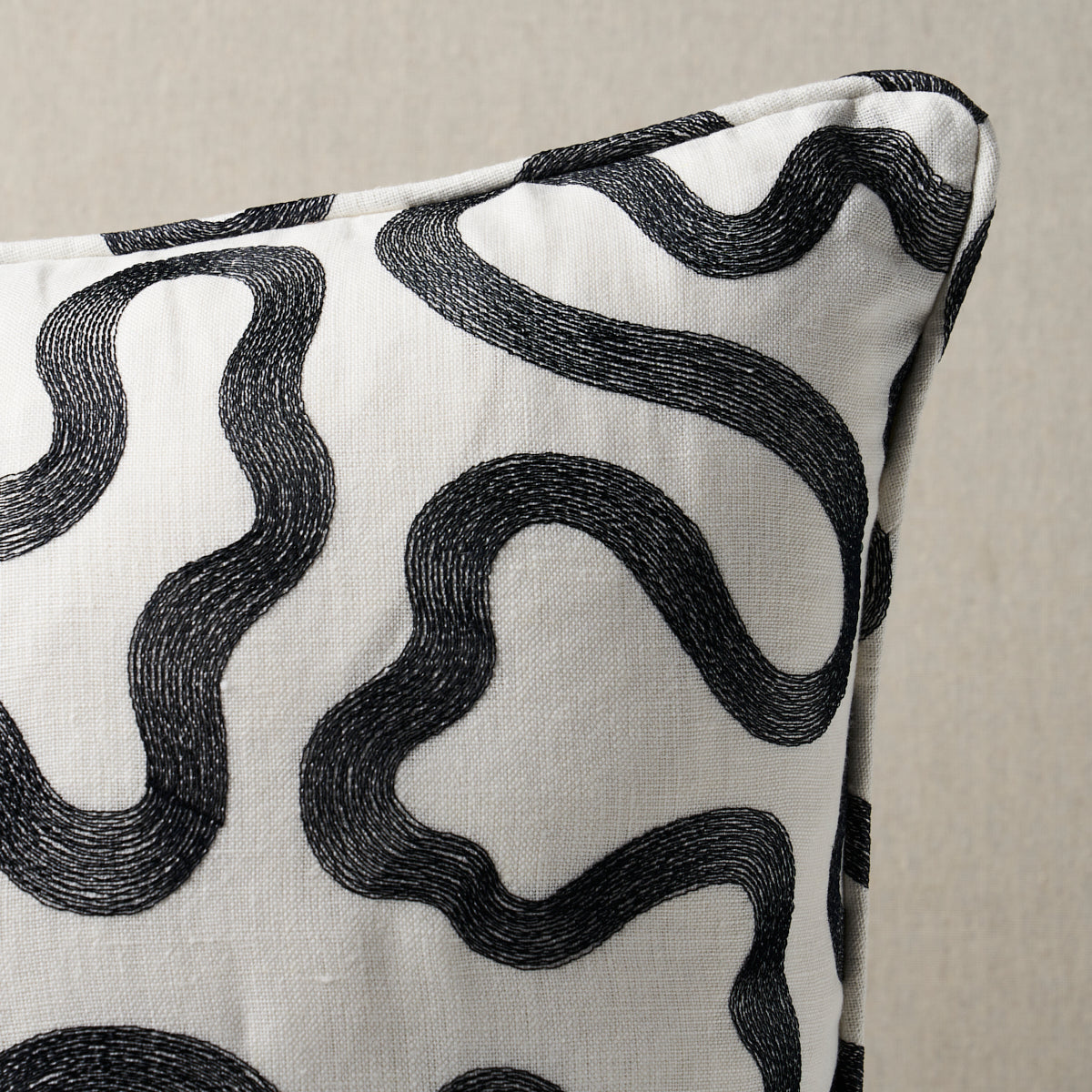 Purchase So8079104 | Riley Pillow, Black On Ivory - Schumacher Pillows