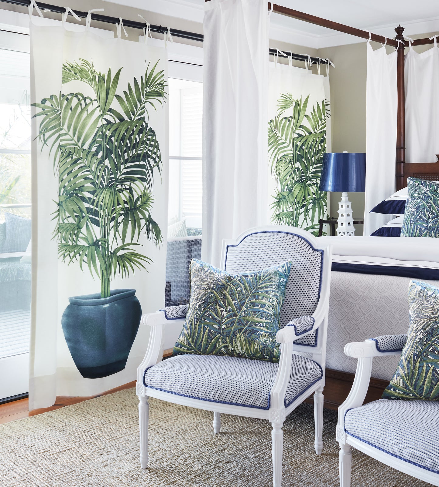 Purchase Old World Weavers Fabric Item SU 00013616, Playa Grande White 3