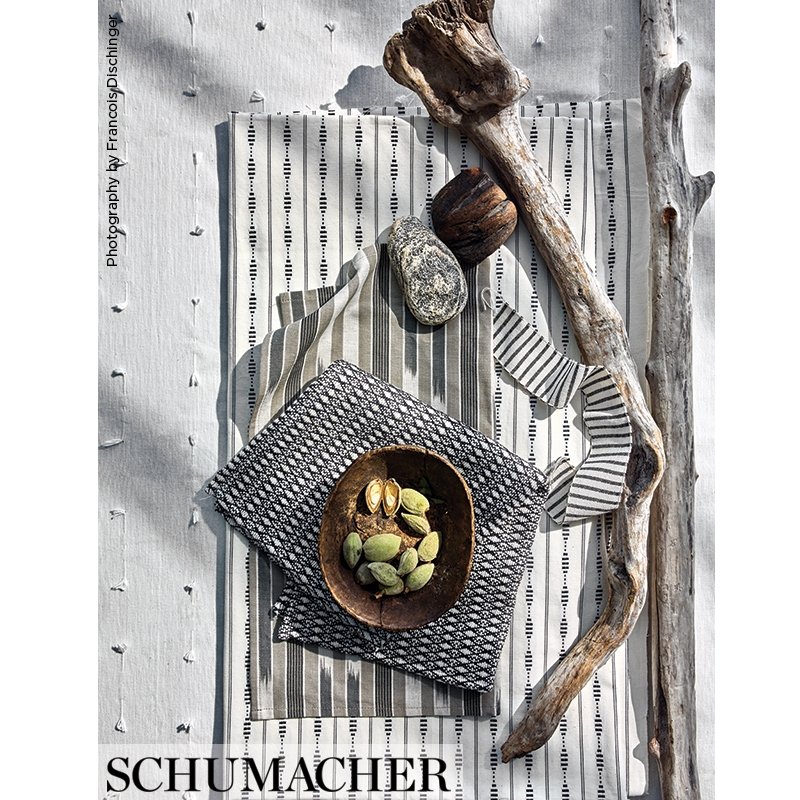 174543 Sandoway Vine Linen by Schumacher