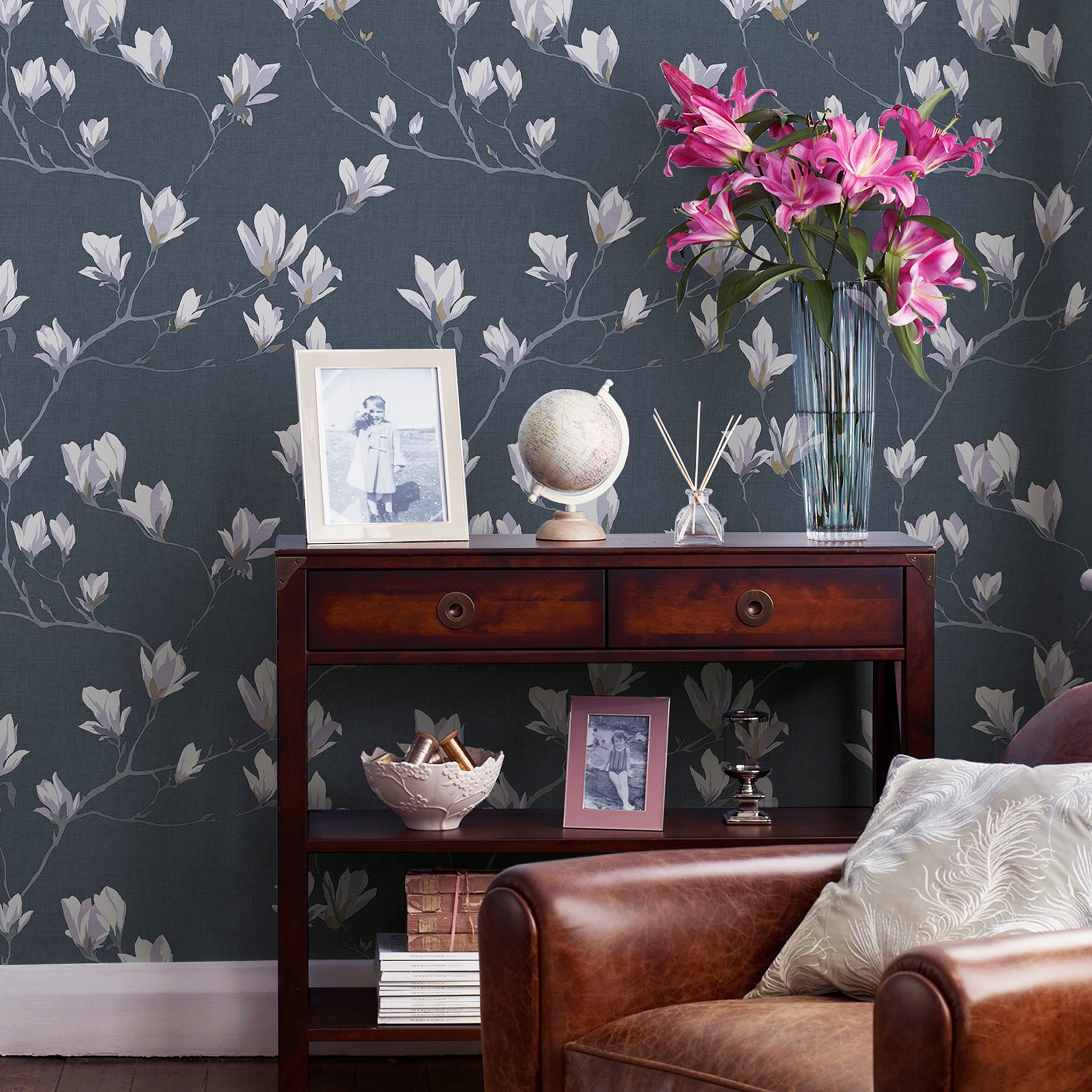 Magnolia Grove Slate Wallpaper - Nature-Inspired Beauty In Subdued - Foto 2