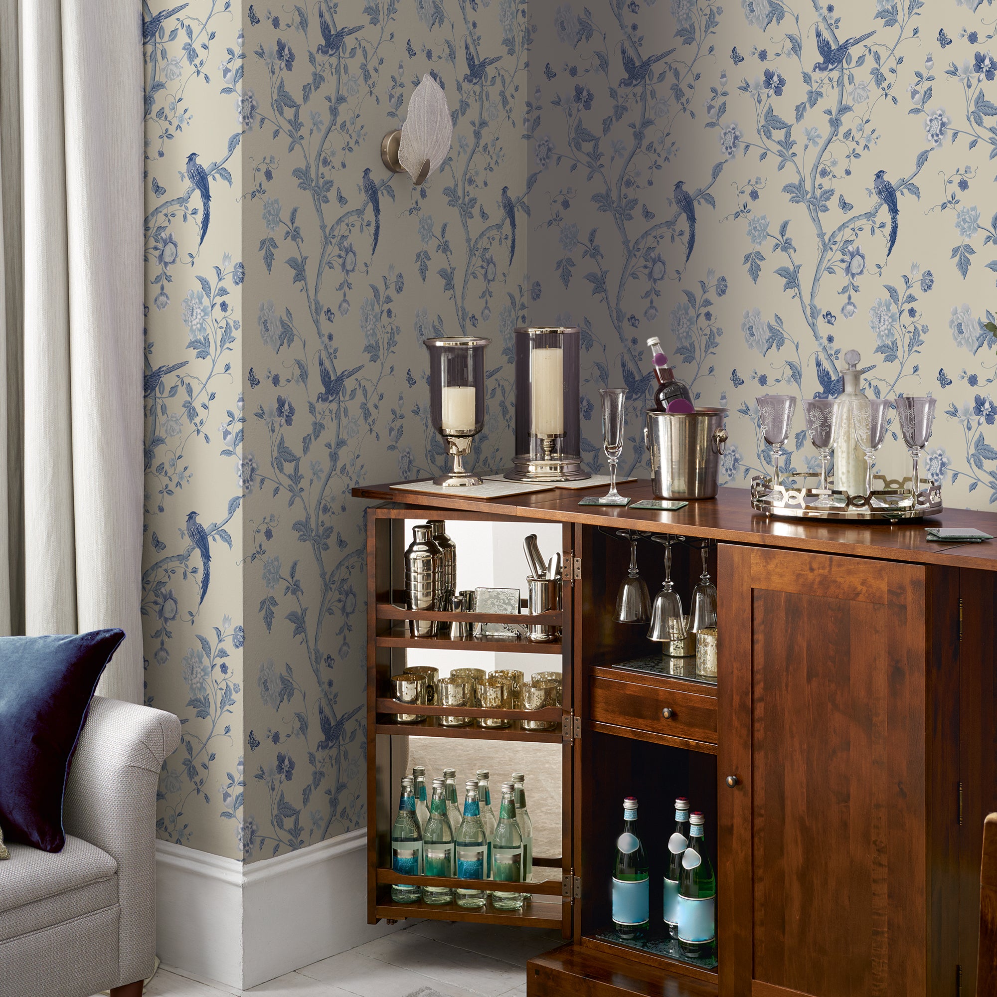 じんじん⭐︎ 113390 | Summer Palace Royal Blue - Laura Ashley Wallpaper