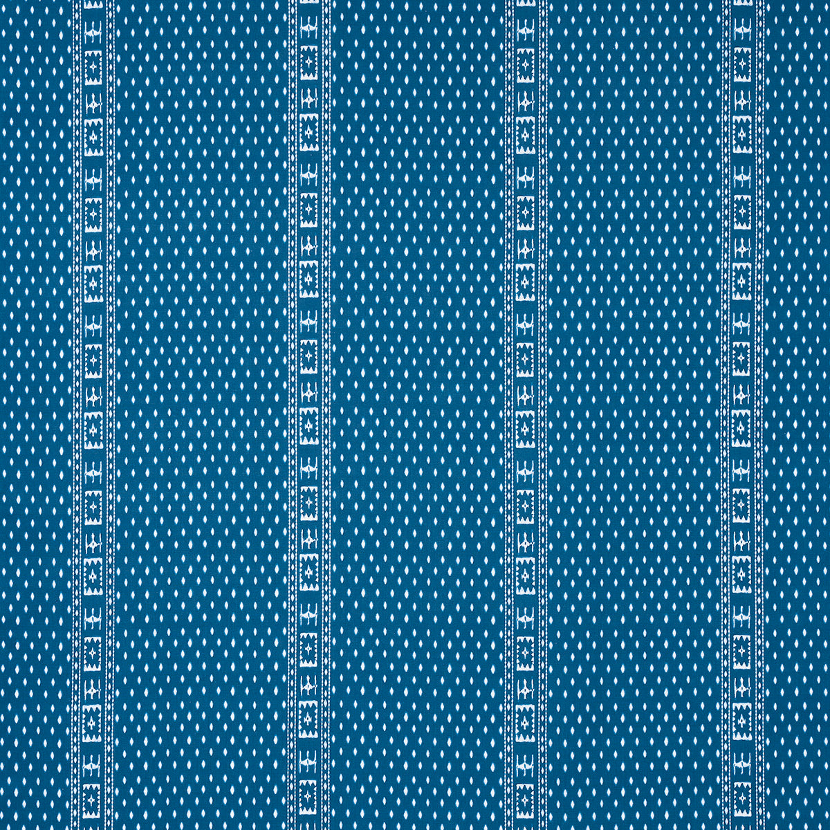 Purchase 180490 | Bouquet Toss, Indigo - Schumacher Fabric