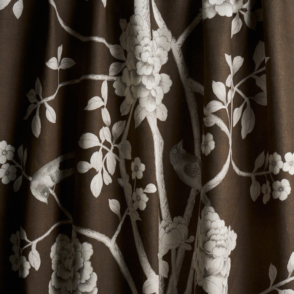 Purchase 182560 | Chinois Palais, Chocolate - Schumacher Fabric