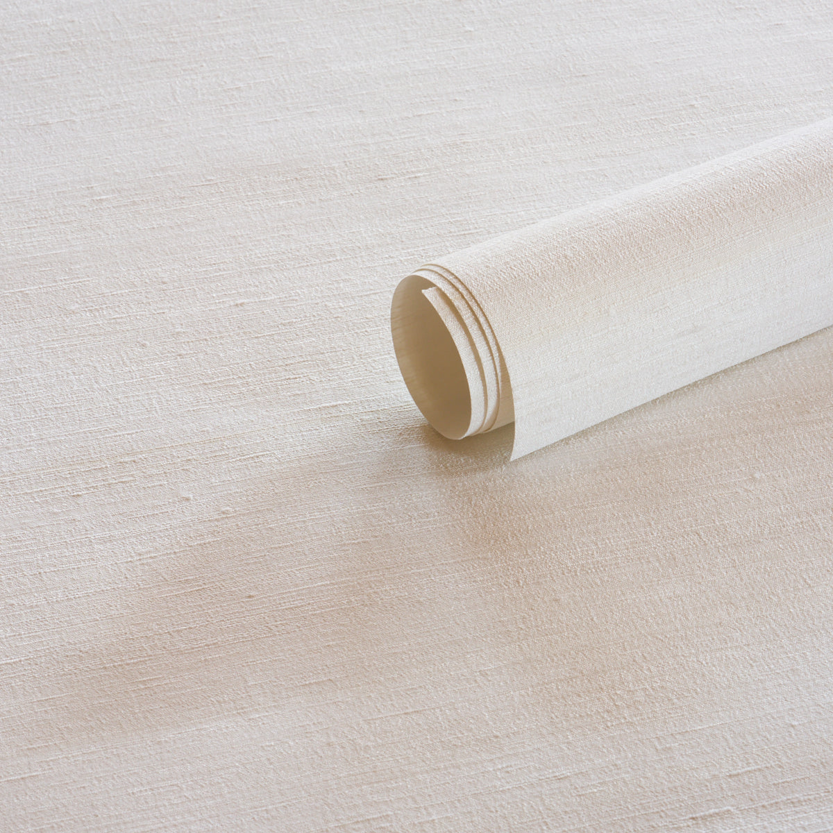 Purchase 5007868 | Shaded Silk, White - Schumacher Wallpaper