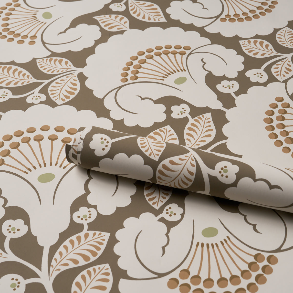 Purchase 5010373 | Jackie, Brown - Schumacher Wallpaper