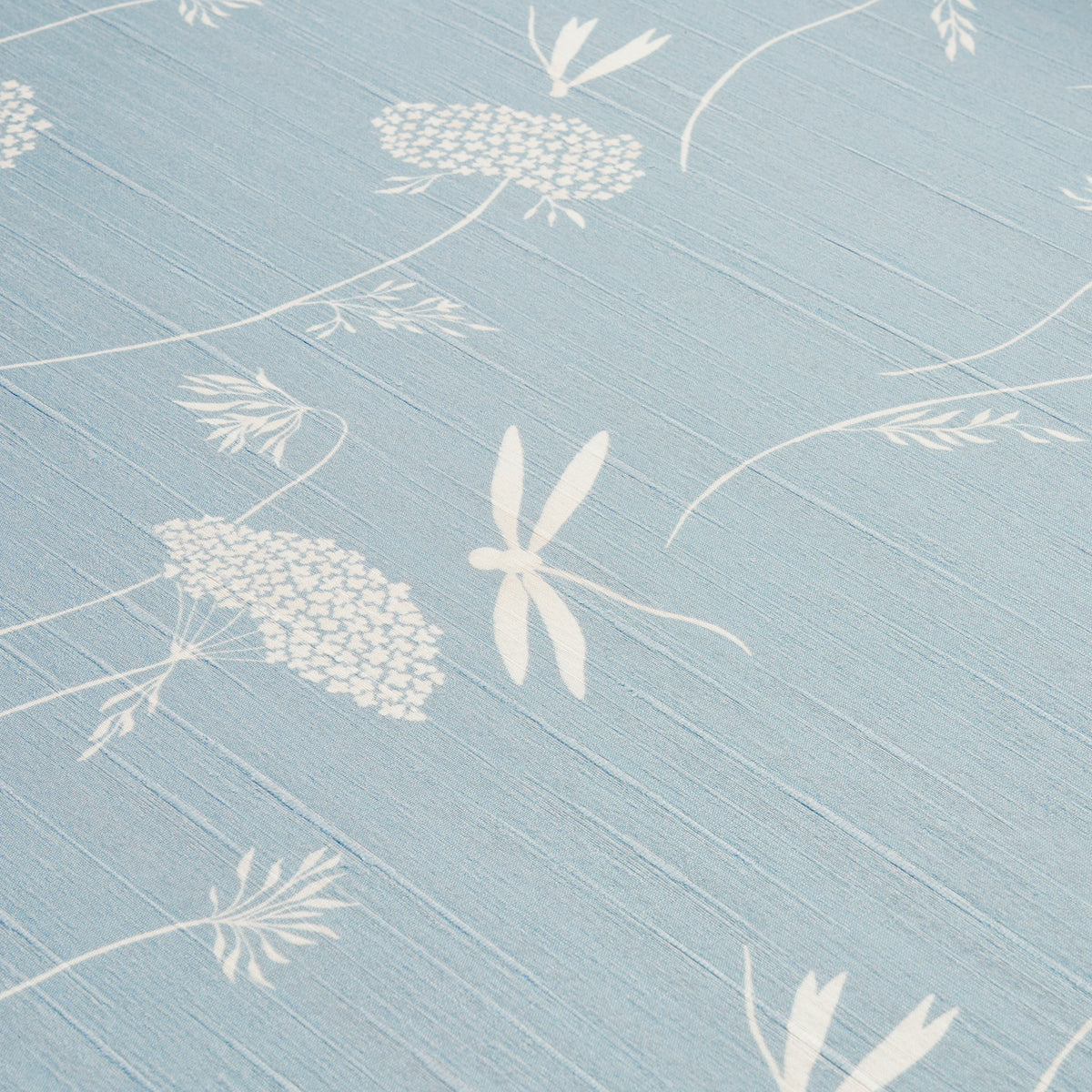 Purchase 5015191 | La Libellule Silk, Ciel - Schumacher Wallpaper