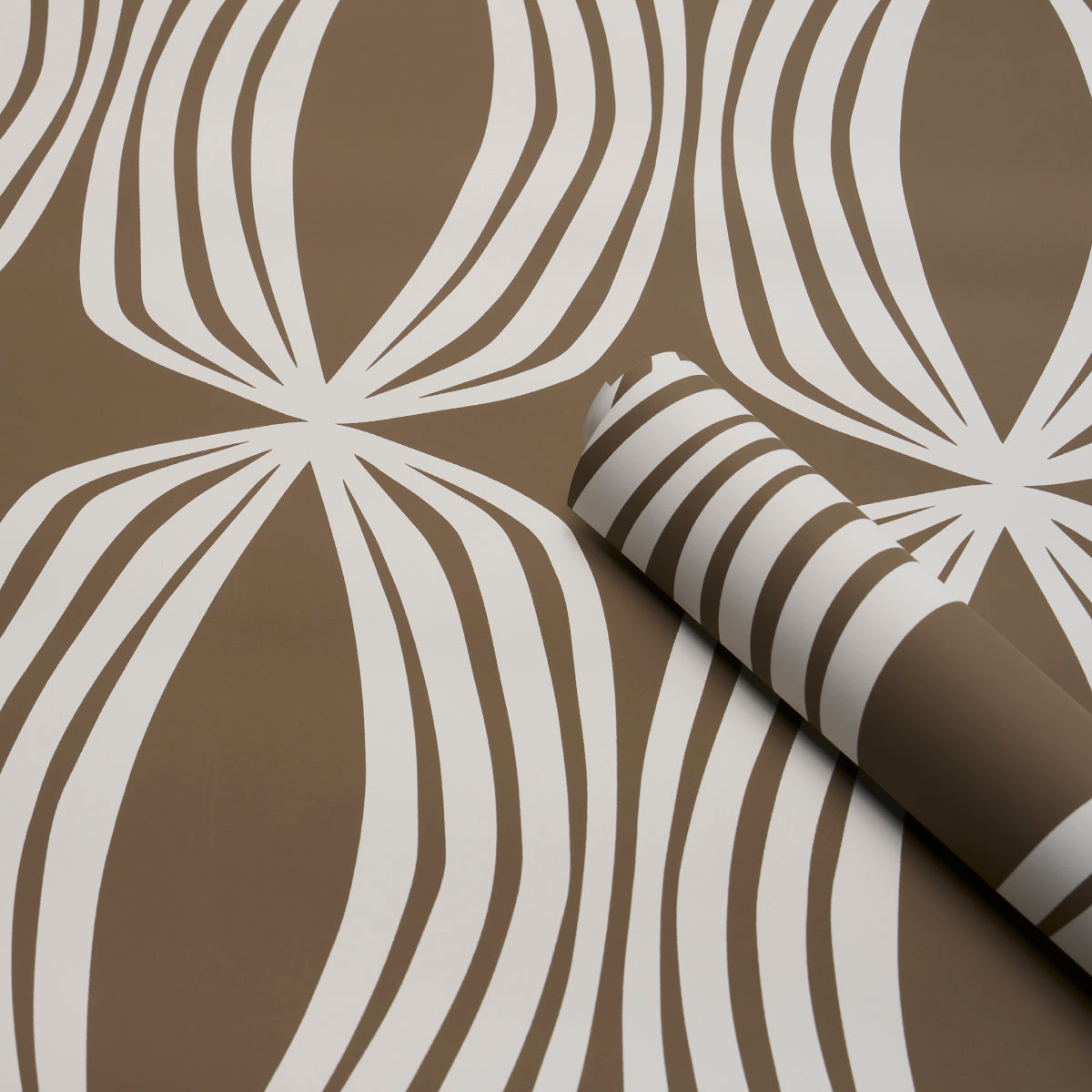 Purchase 5016121 | Fontana, Peat - Schumacher Wallpaper