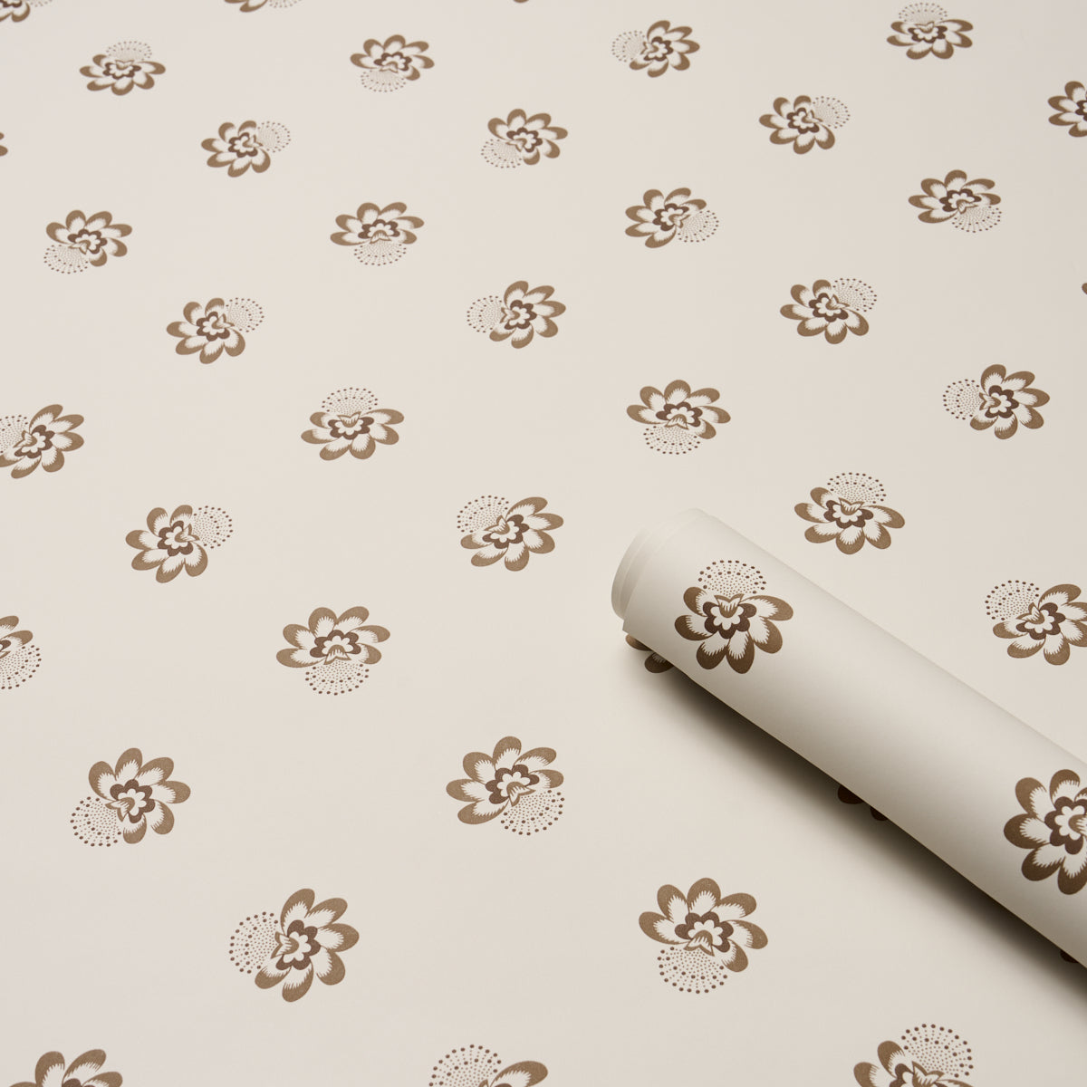 Purchase 5016481 | Auclair Floral, Brown - Schumacher Wallpaper