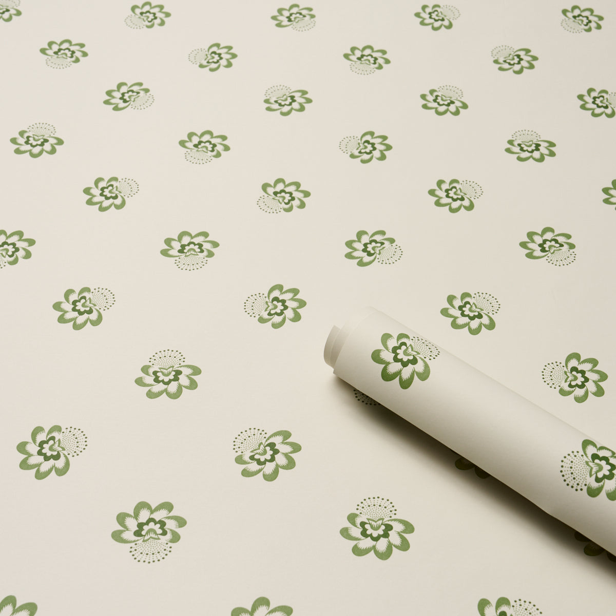 Purchase 5016482 | Auclair Floral, Green - Schumacher Wallpaper