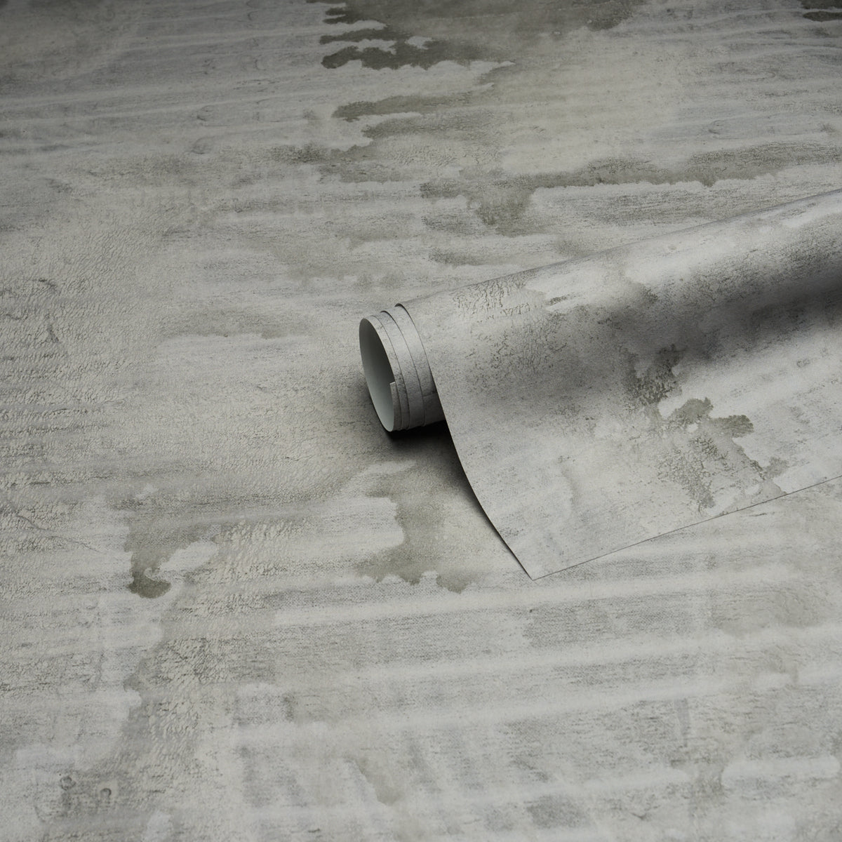 Purchase 5017153 | Valiant, Charcoal - Schumacher Wallpaper