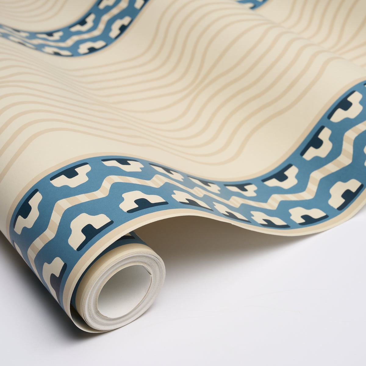 Purchase 5018302 | Crème Anglaise, English Cream/Denim Blue - Schumacher Wallpaper