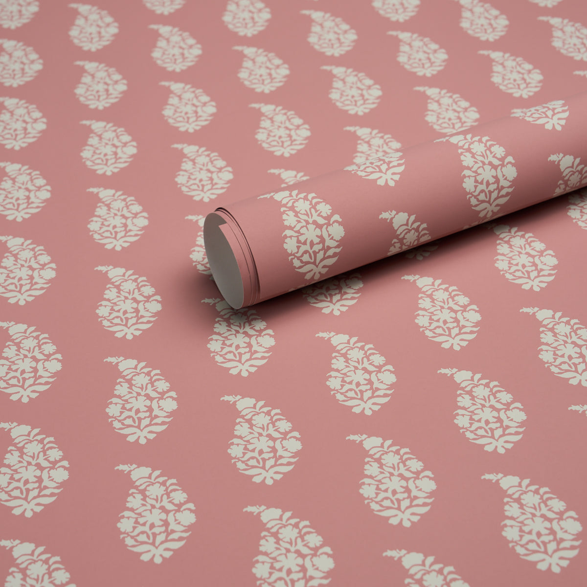 Purchase 5018490 | Kaia Paisley, Pink - Schumacher Wallpaper