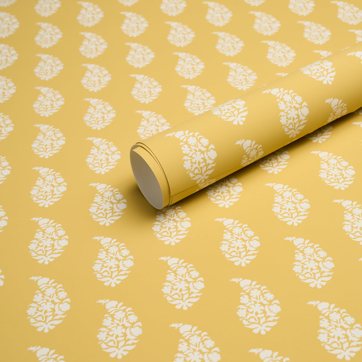 Purchase 5018492 | Kaia Paisley, Yellow - Schumacher Wallpaper