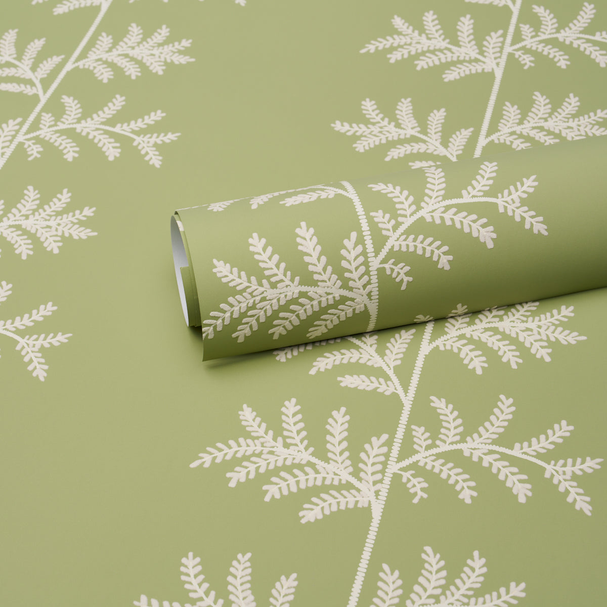 Purchase 5018640 | Eloise, Leaf - Schumacher Wallpaper