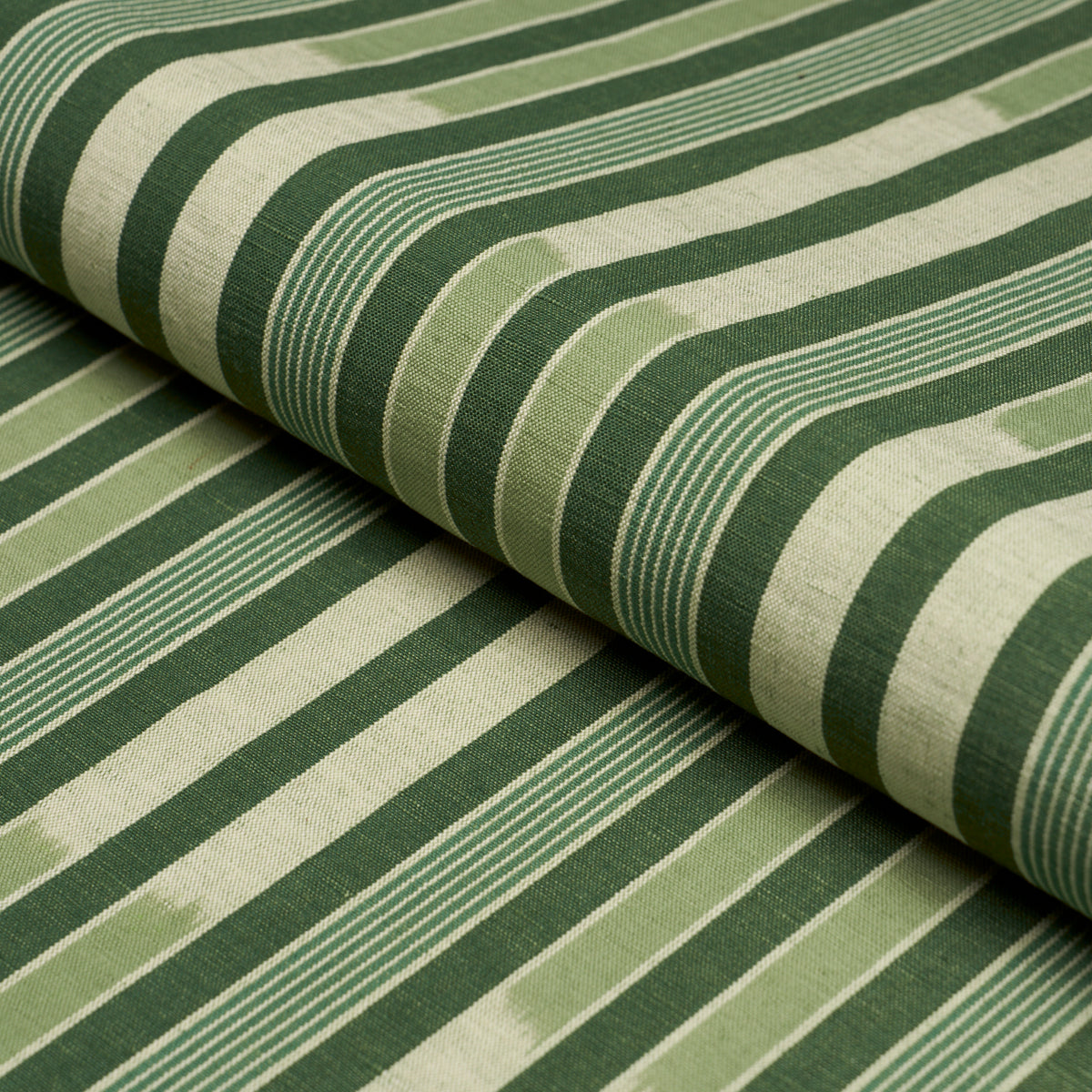 Purchase 71973 | Cusco Ikat, Green - Schumacher Fabric