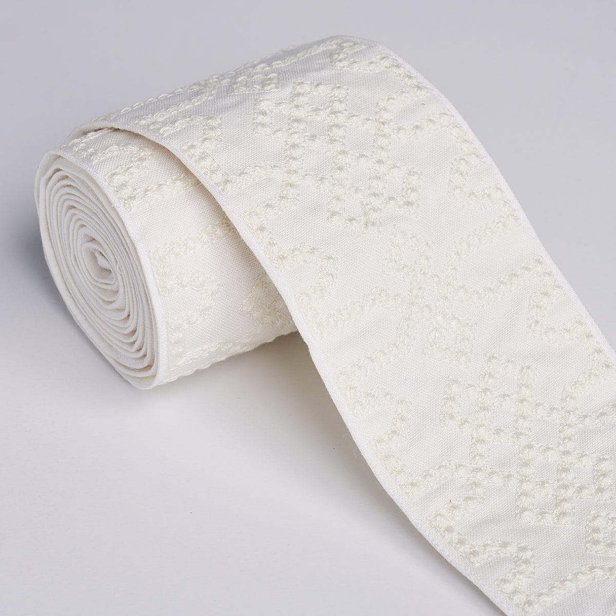 Purchase 80884 | Knotted Trellis Tape, White On White - Schumacher Trim