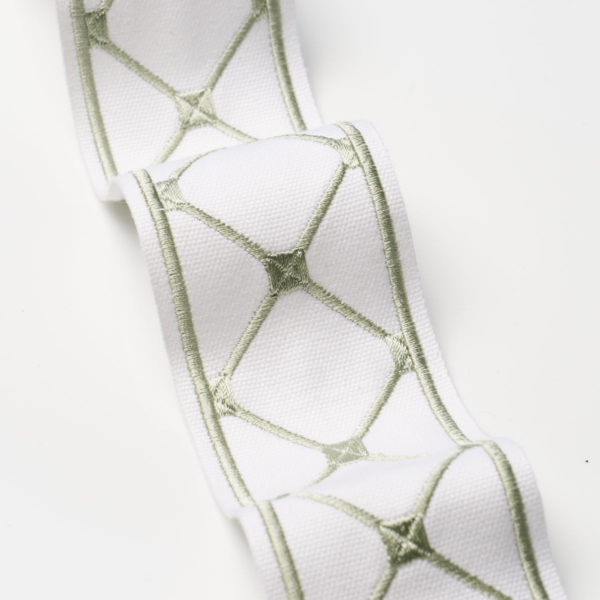 84601 | Parisian Bamboo, Celadon - Schumacher Trim