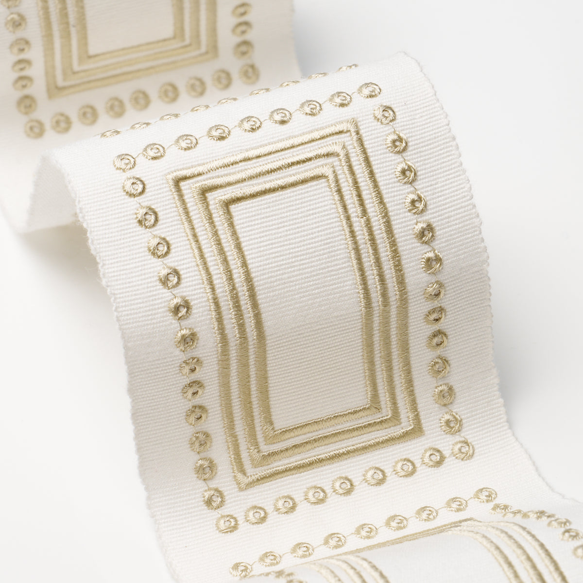 Purchase 84610 | Porte Parisien, Ivory - Schumacher Trim