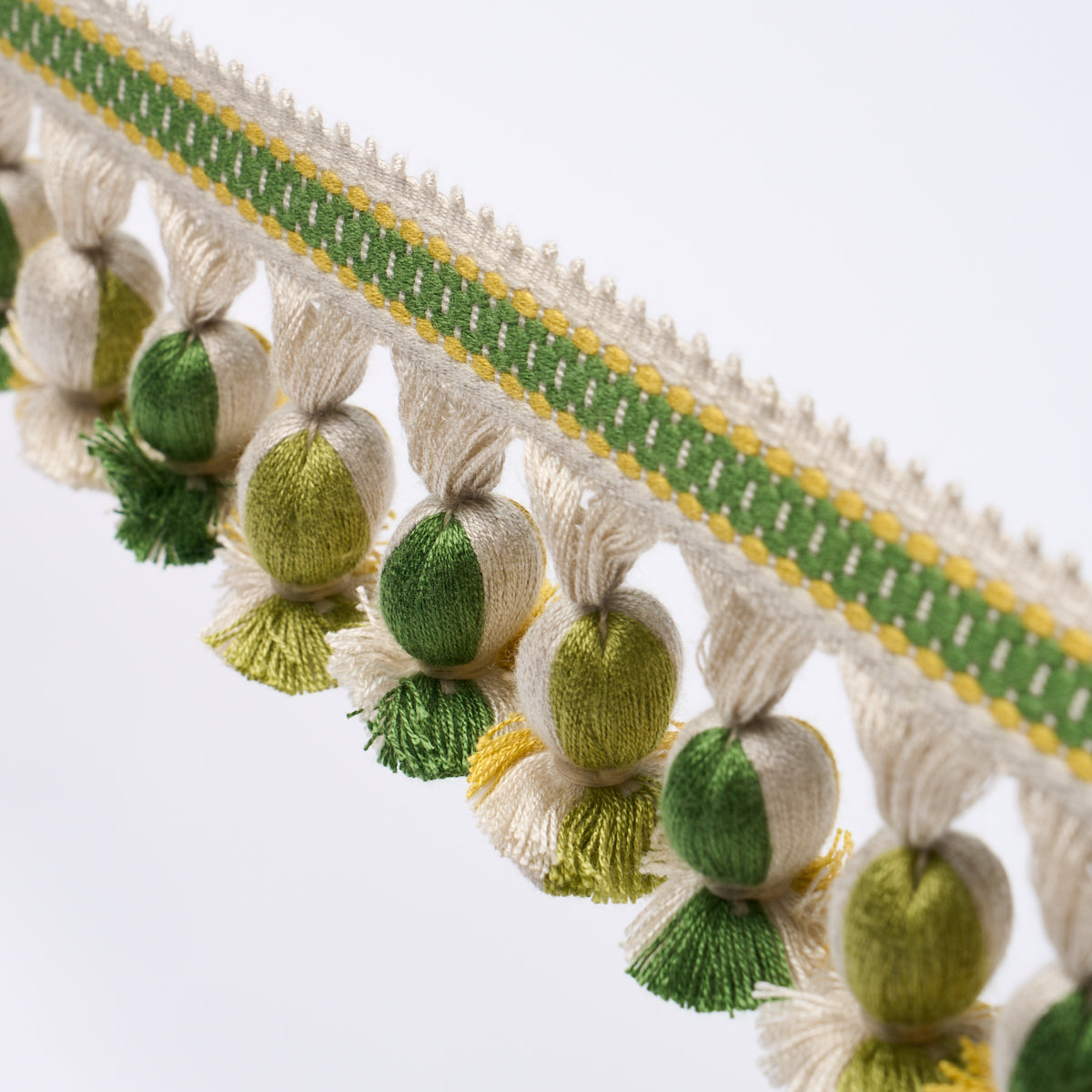 Purchase 84672 | Ali Tassel, Leaf - Schumacher Trim