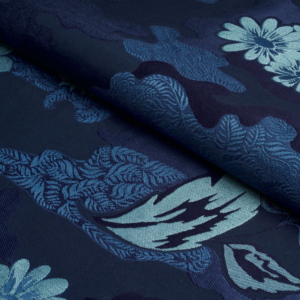 Purchase 85502 | Lian Dream, Bleu - Schumacher Fabric