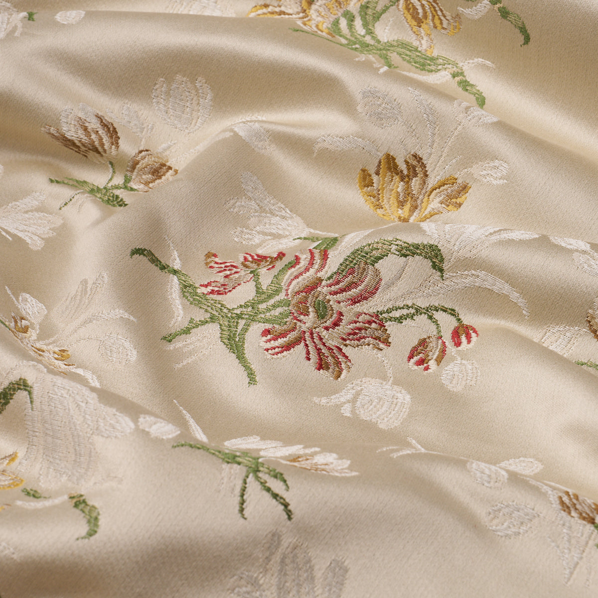 Purchase 85820 | Spitalfields Bouquet, Alabaster - Schumacher Fabric