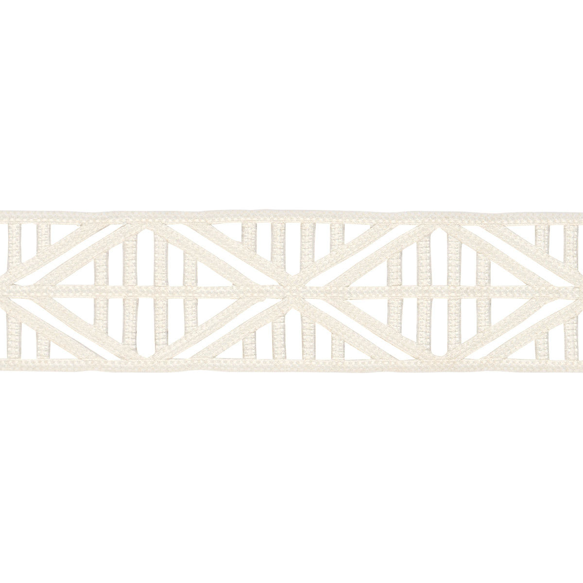 Purchase 86281 | Diamond Lattice, Ivory - Schumacher Trim