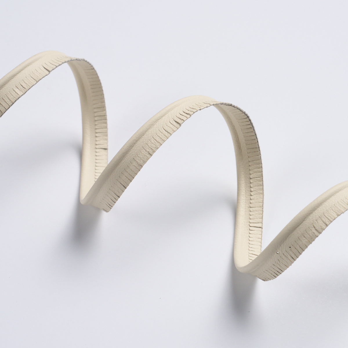Purchase 87740 | Burnham Narrow Leather Piping, Ivory - Schumacher Trim