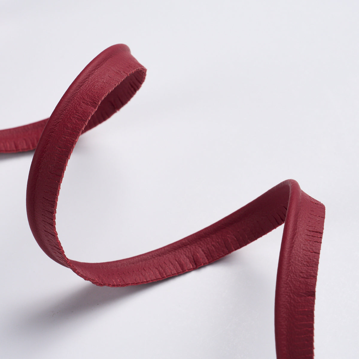 Purchase 87747 | Burnham Narrow Leather Piping, Red - Schumacher Trim