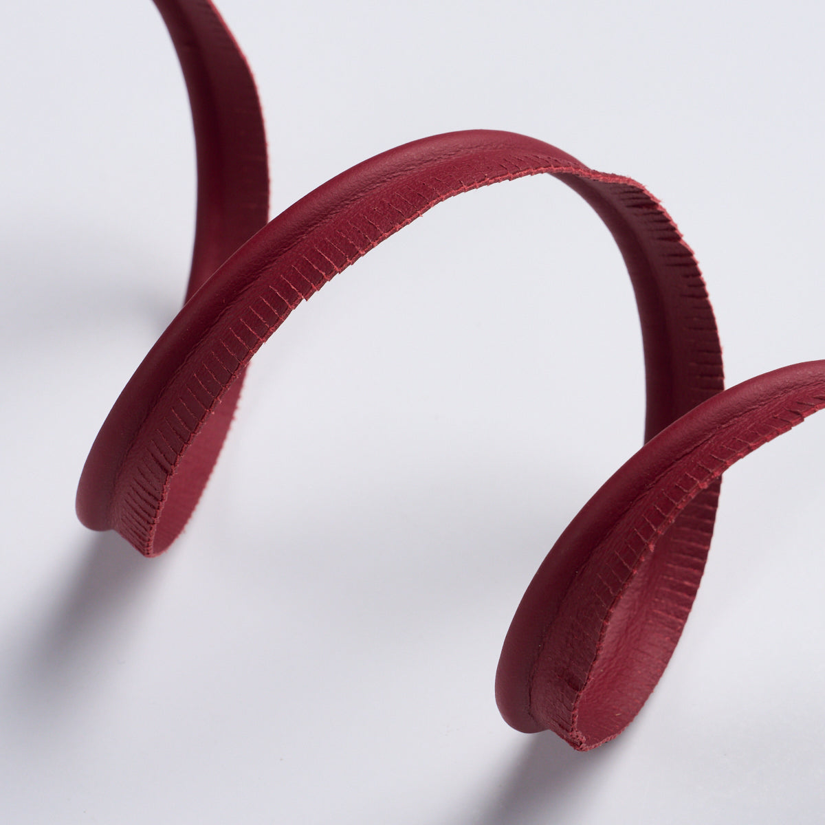 Purchase 87757 | Burnham Medium Leather Piping, Red - Schumacher Trim
