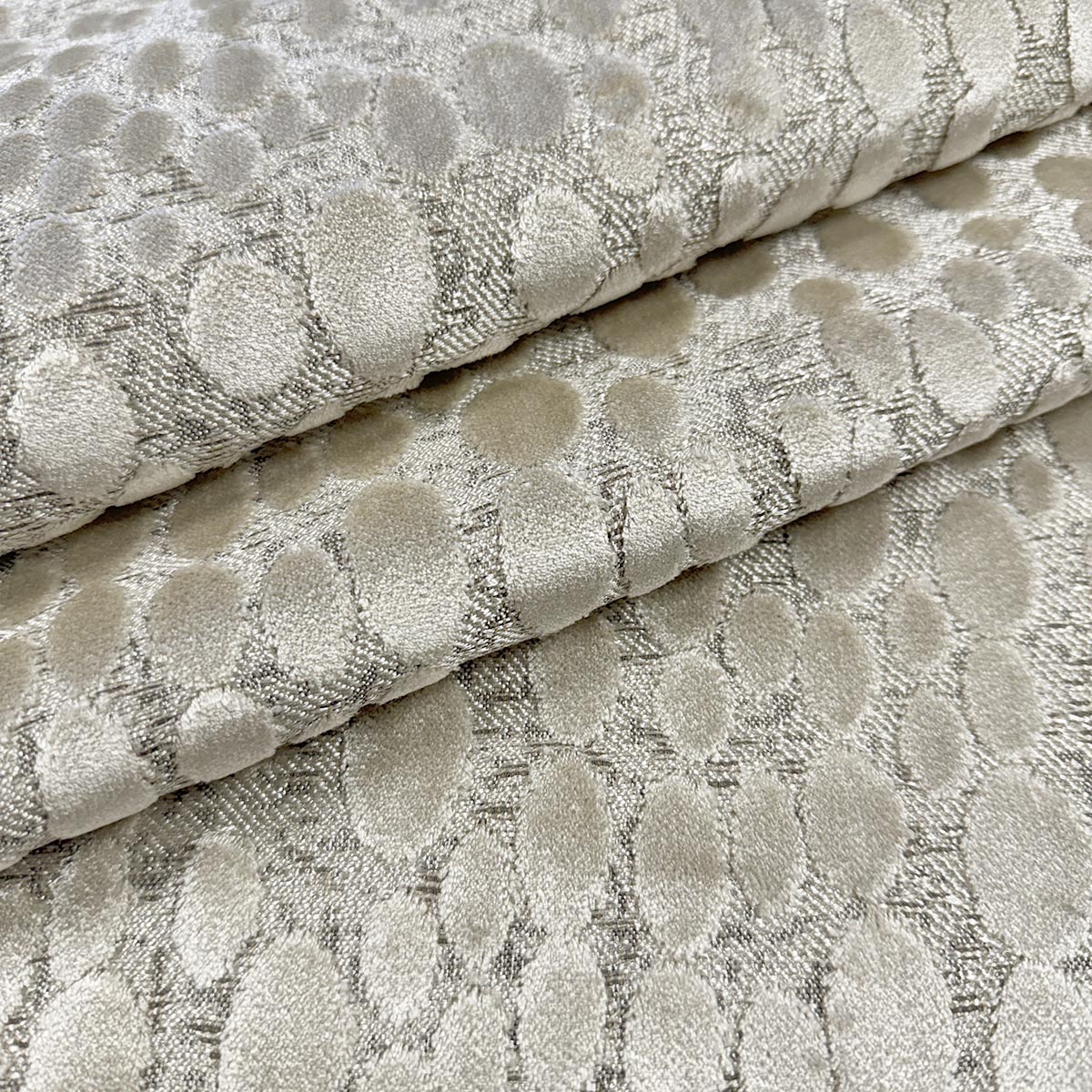 Purchase Mag Fabric Pattern number 11992 pattern name Daniel Pearl