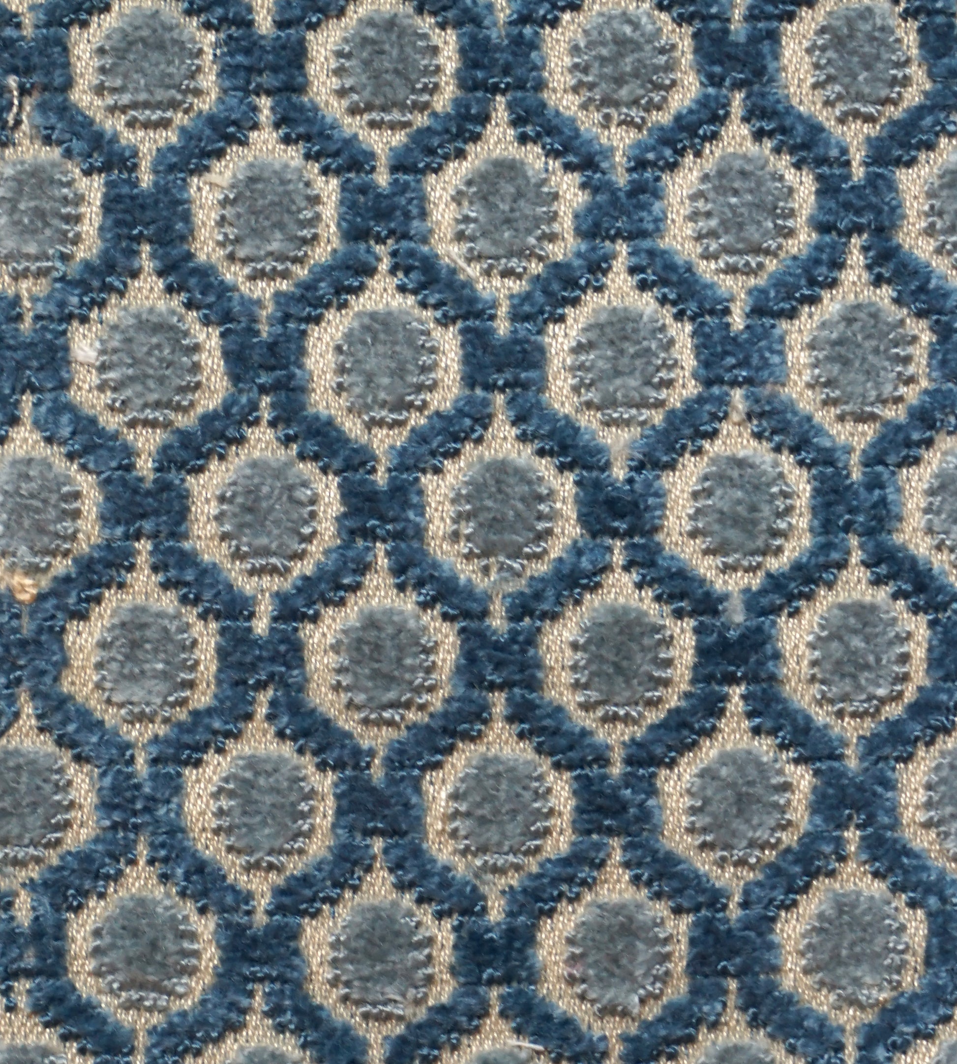 Purchase Old World Weavers Fabric Pattern number DS 00012333, So Padova Bleu Blue 1